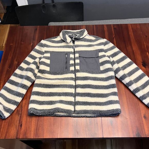 Native Youth Sherpa Gray & White Fleece Jacket, Large - Picture 1 of 5